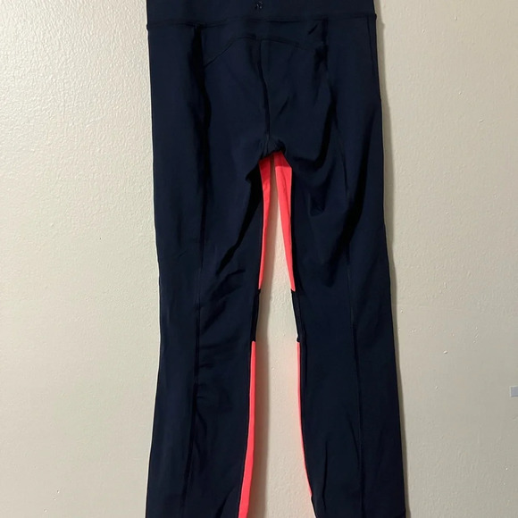 Lululemon Pump It Up Pant Inkwell/Light Flare Size 4 like new ankle length - Picture 6 of 7